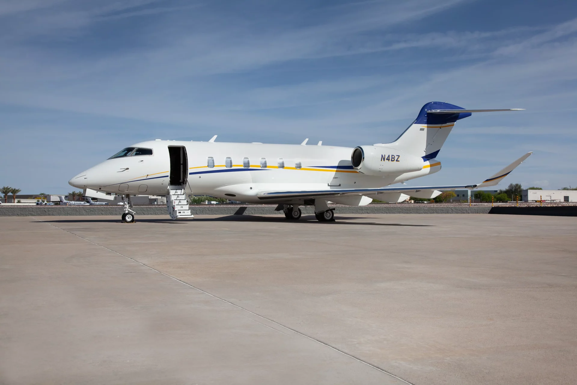 Latitude-33-Aviation-2019-Bombardier-Challenger-350-N4BZ-Exterior-8