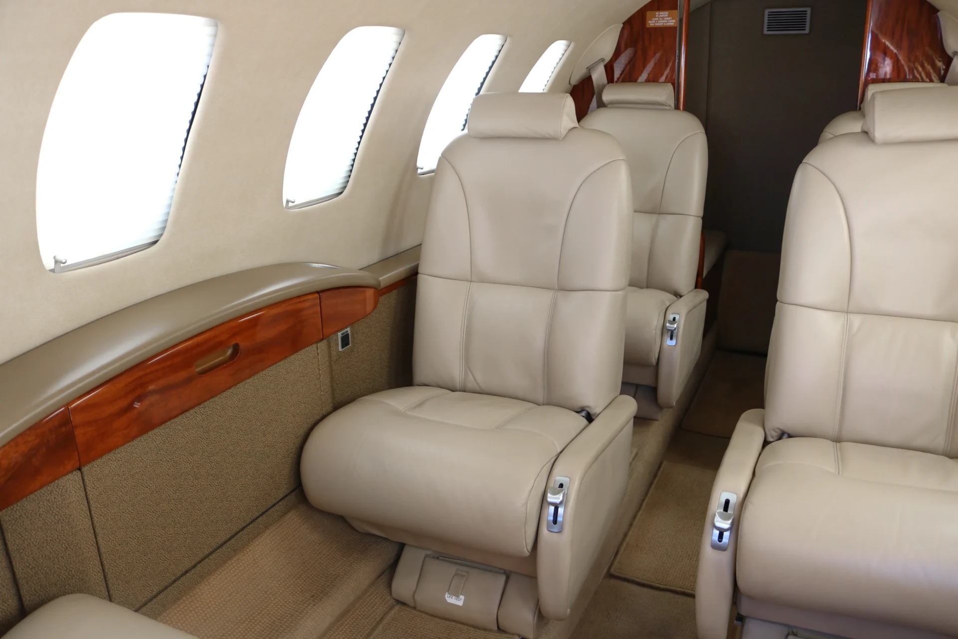 Latitude-33-Aviation-2002-Cessna-Citation-CJ2-Interior_Detail_5