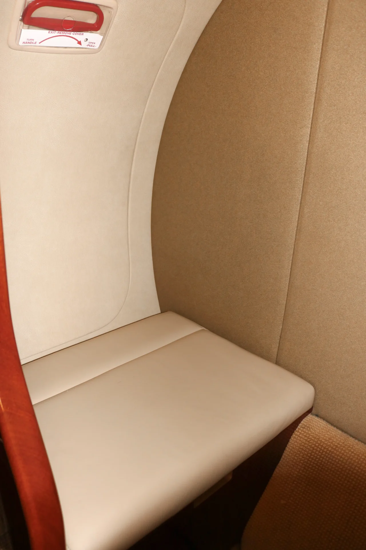 Latitude-33-Aviation-2002-Cessna-Citation-CJ2-Interior_Detail_6