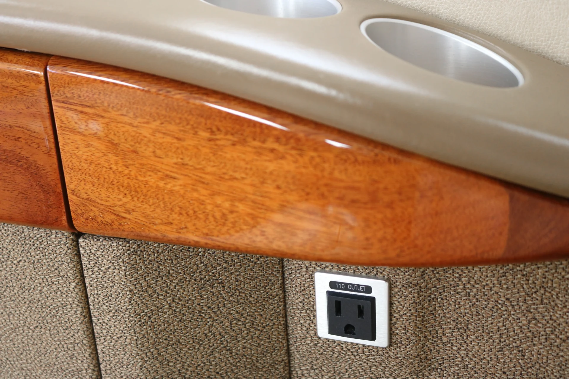 Latitude-33-Aviation-2002-Cessna-Citation-CJ2-Interior_Detail_9