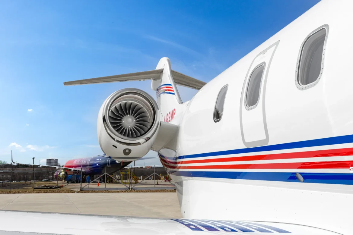 bombardier-challenger-300-N422MP