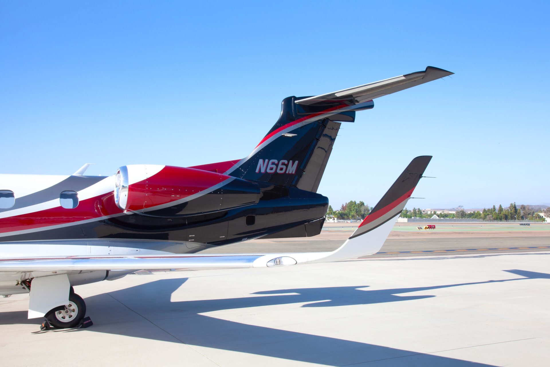 Embraer Phenom 300 - N66M SN50500412_5