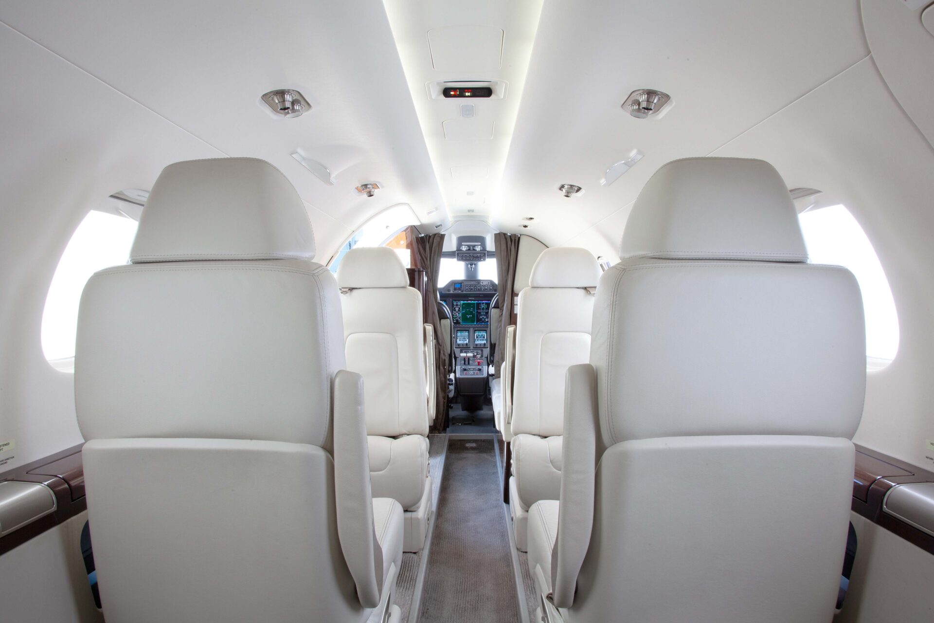 Embraer Phenom 300 - N66M SN50500412_Interior_4