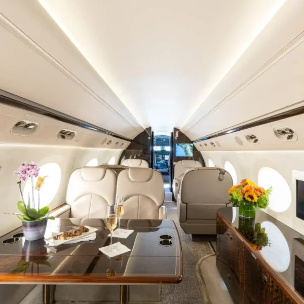 Latitude_33_Aviation_N48PL_2010_Gulfstream450_1