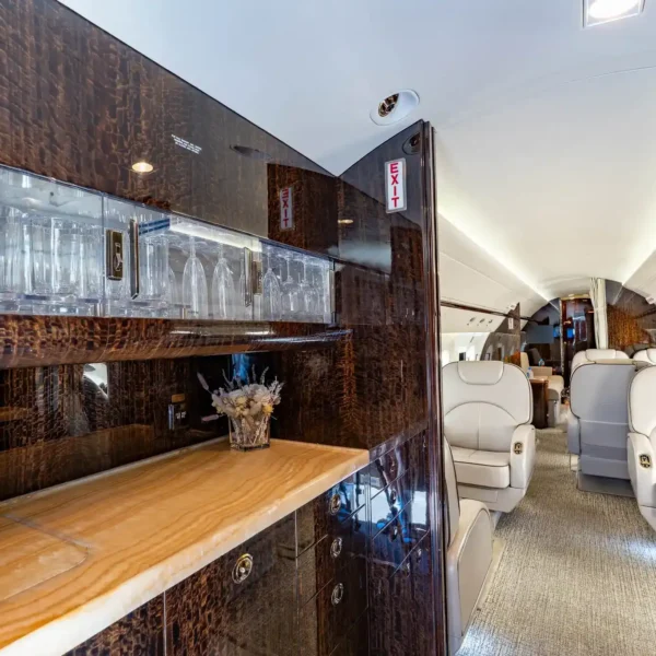 Latitude_33_Aviation_N48PL_2010_Gulfstream450_24