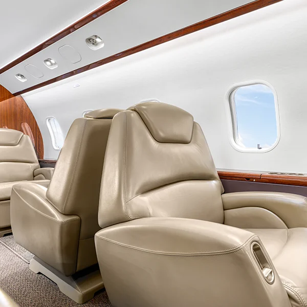 challenger300squarecrop1