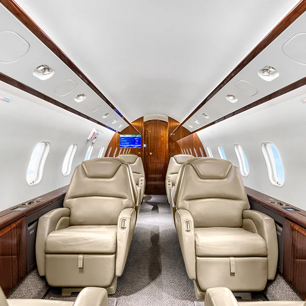 challenger300squarecrop4