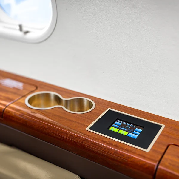 challenger300squarecrop6